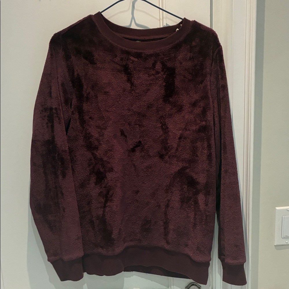 Gain Elegant Burgundy Women's Crew Neck Velour Sweater